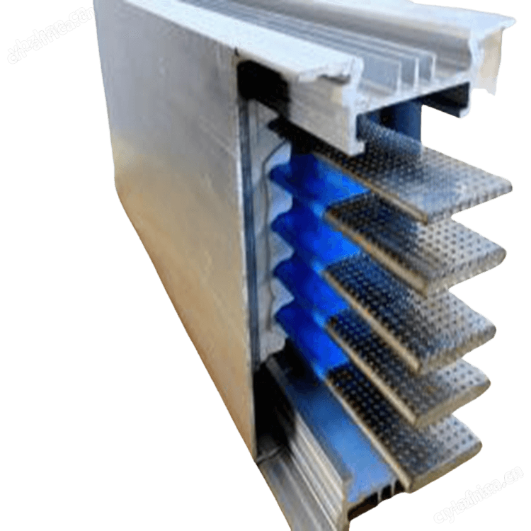638672566928809590156.png 2200A瓦楞型母线槽