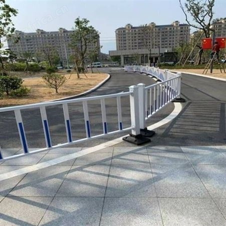 小区道路护栏